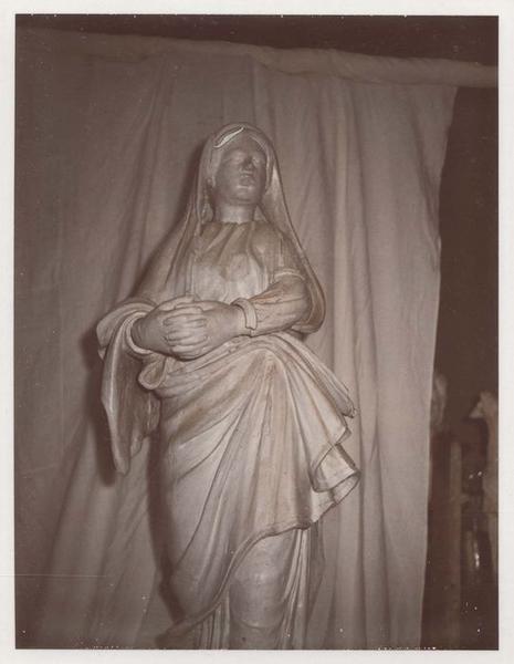 Statue : Vierge, vue générale
