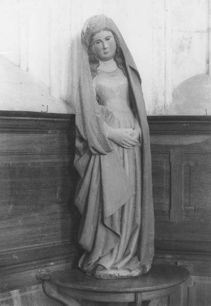 statue : la Vierge, vue générale
