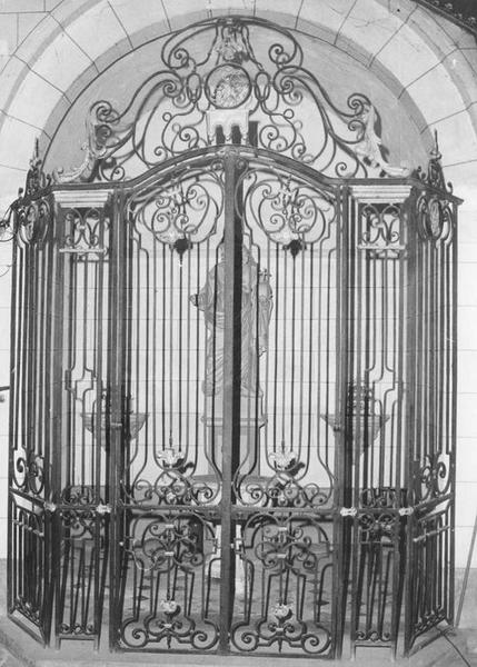 clôture des fonts baptismaux (grille), vue générale - © Ministère de la Culture (France), Médiathèque du patrimoine et de la photographie (objets mobiliers), tous droits réservés