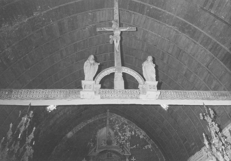 poutre de gloire, 3 statues : le Christ, la Vierge et saint Jean, vue générale
