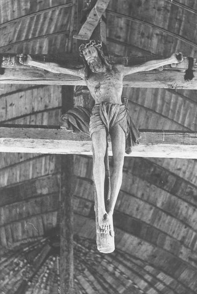 statue : Christ en croix, vue générale