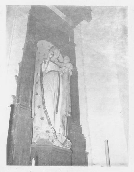 statue : Vierge à l'enfant, vue générale