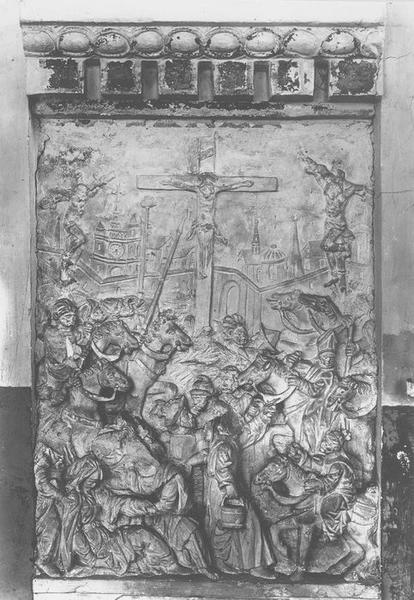 bas-relief : Crucifixion, vue générale