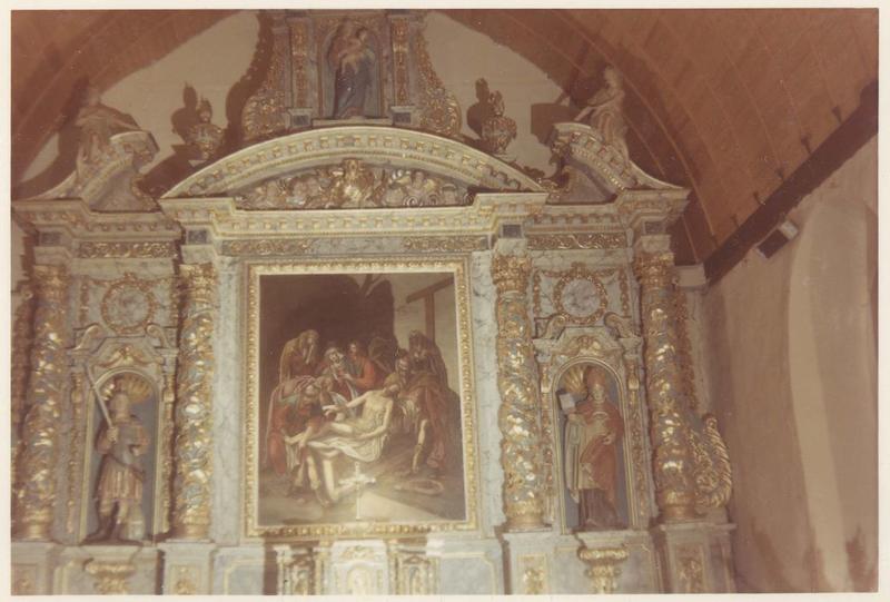 retable du maître-autel et 3 statues : Vierge à l'enfant, Saint Georges, Saint Blaise, vue partielle