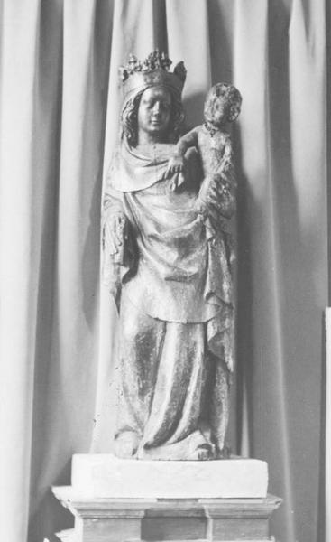 statue : Vierge à l'enfant, vue générale