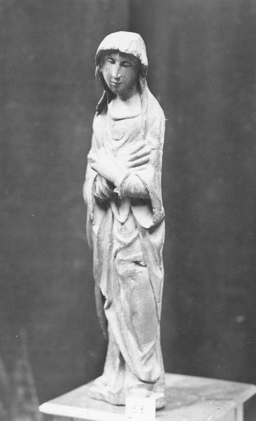 statue : Vierge de calvaire, vue générale