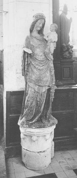 statue : Vierge à l'enfant, vue générale