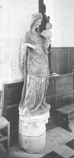 statue : Vierge à l'enfant, vue générale