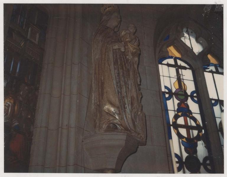 statue : Vierge à l'enfant, vue générale