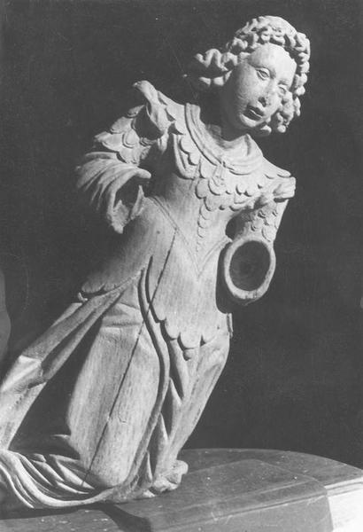 statuette : ange adorateur, vue générale