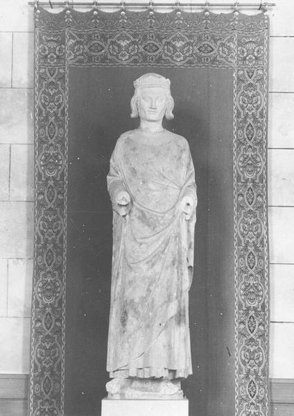 statue : saint Louis, vue générale