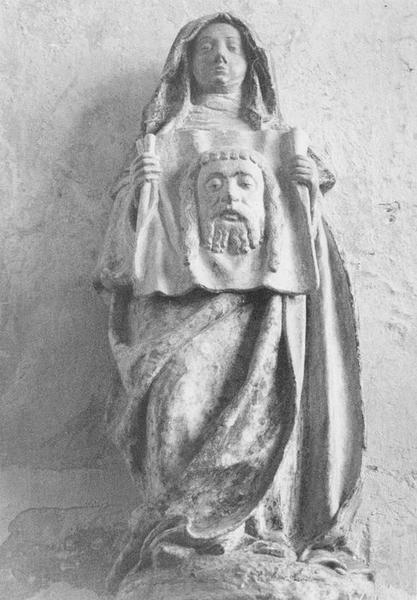 statue : sainte Véronique, vue générale