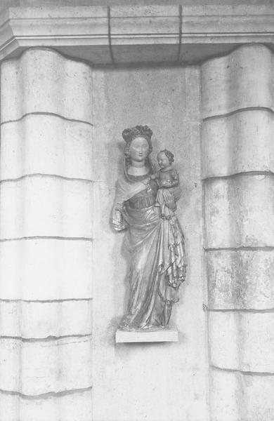 statue : Vierge à l'enfant, vue générale