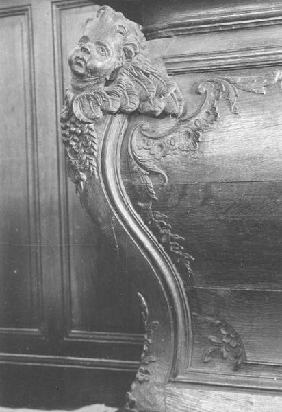 Autel latéral sud avec médaillon de saint Sébastien, détail