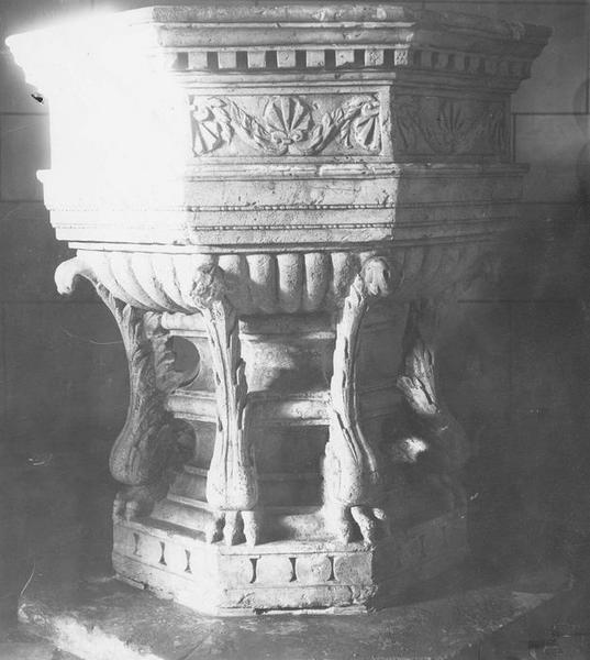 fonts baptismaux (cuve à infusion baptismale), vue générale