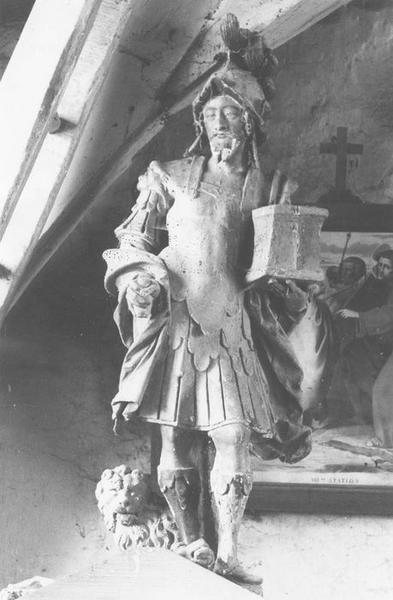 statue : saint Adrien, vue générale