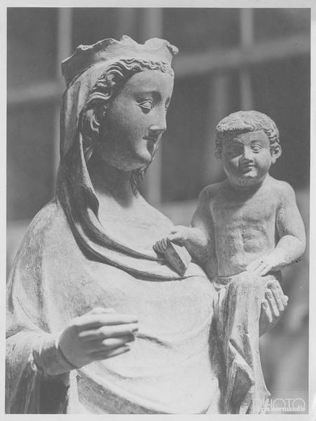 Statue : Vierge à l'Enfant