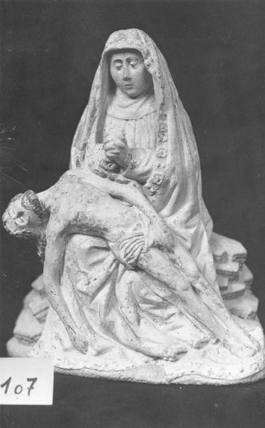 Groupe sculpté : Vierge de Pitié