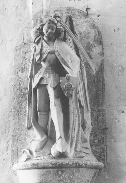 statue : saint Michel, vue générale