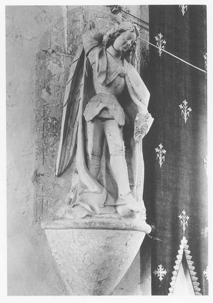 statue : saint Michel, vue générale