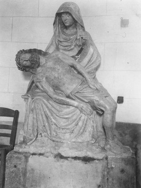 groupe sculpté : Vierge de Pitié, vue générale