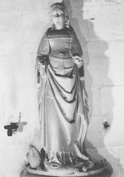 statue : sainte Marguerite, vue générale