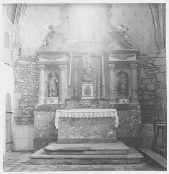 autel-retable latéral sud, statues : saint Agathe, saint Maurice, vue générale