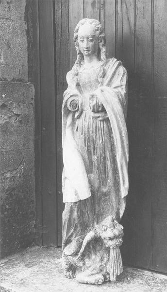 statue : sainte Marguerite, vue générale