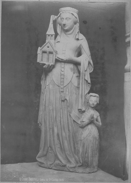 statue : Sainte Clotilde