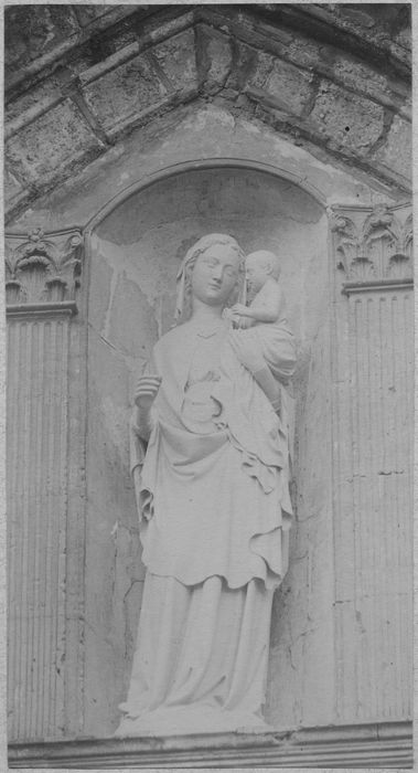 statue (grandeur nature) : Vierge à l'Enfant dite Notre-Dame d'Ecouis