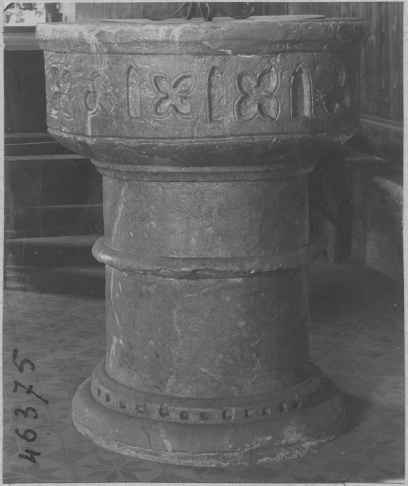 Fonts baptismaux (cuve baptismale à infusion)