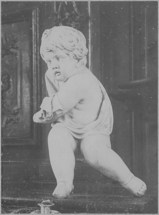 statue : Putti