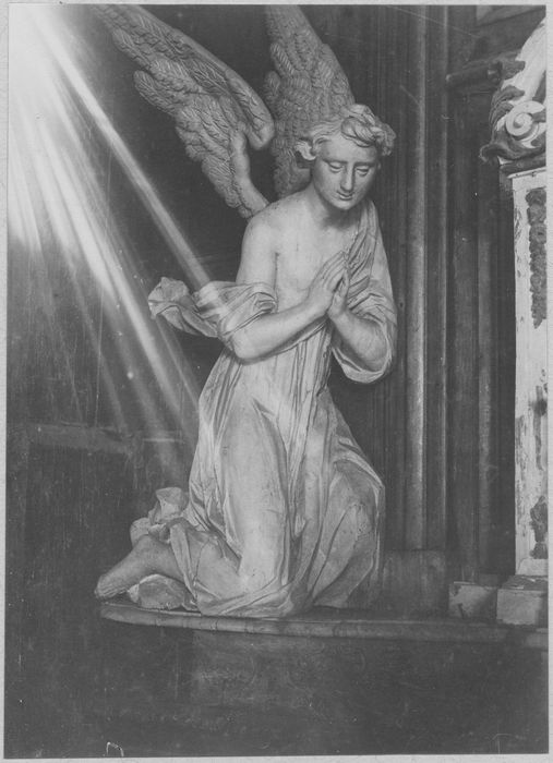 statue : Ange adorateur