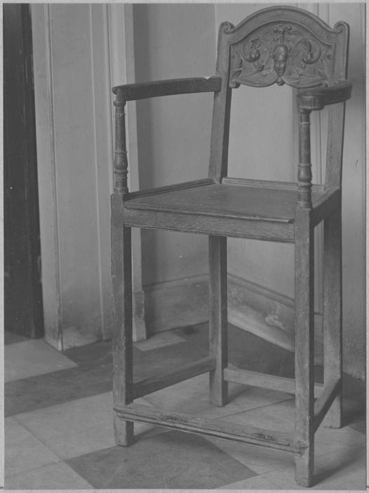chaise (caquetoire ou chaise à bras)