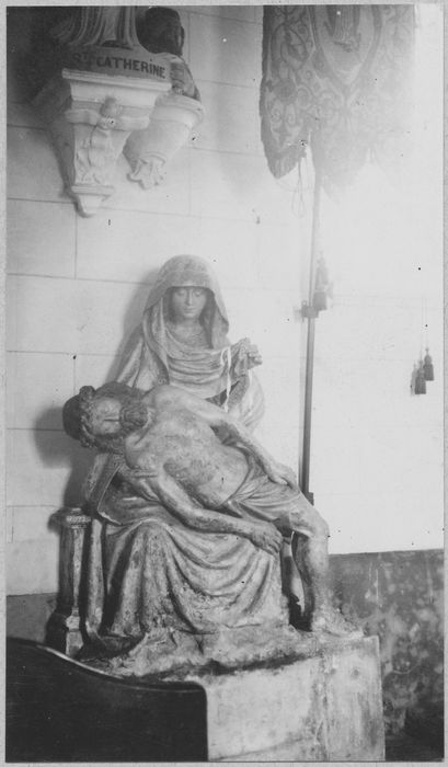 groupe sculpté : Vierge de Pitié