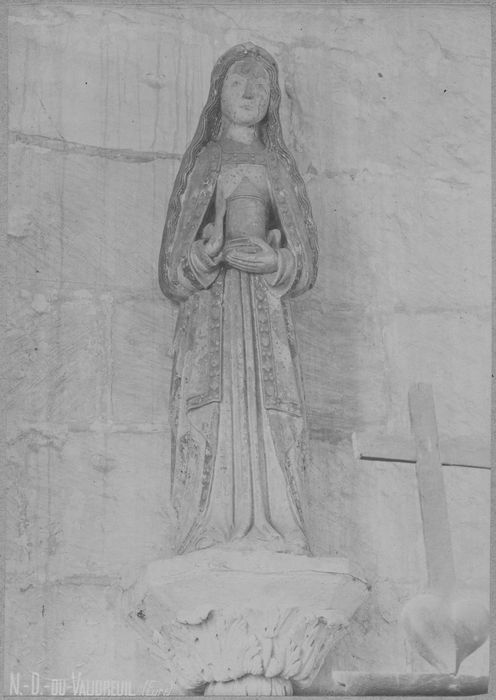 statue : Sainte Madeleine