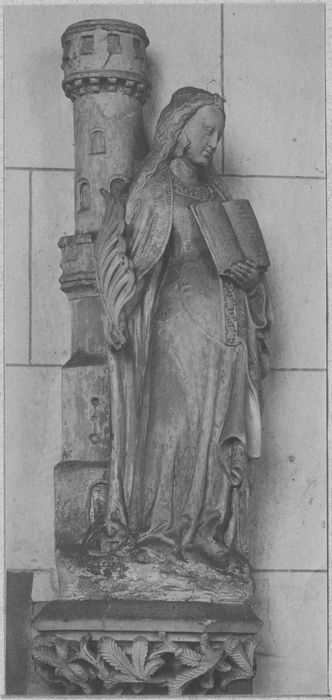 statue : Sainte Barbe