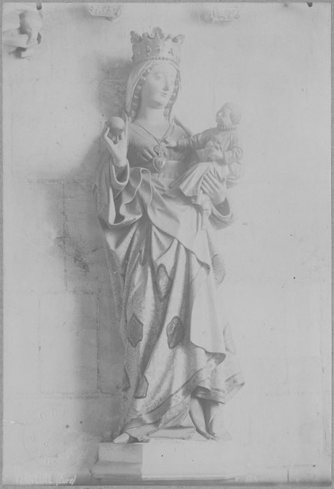 statue : Vierge à l'Enfant