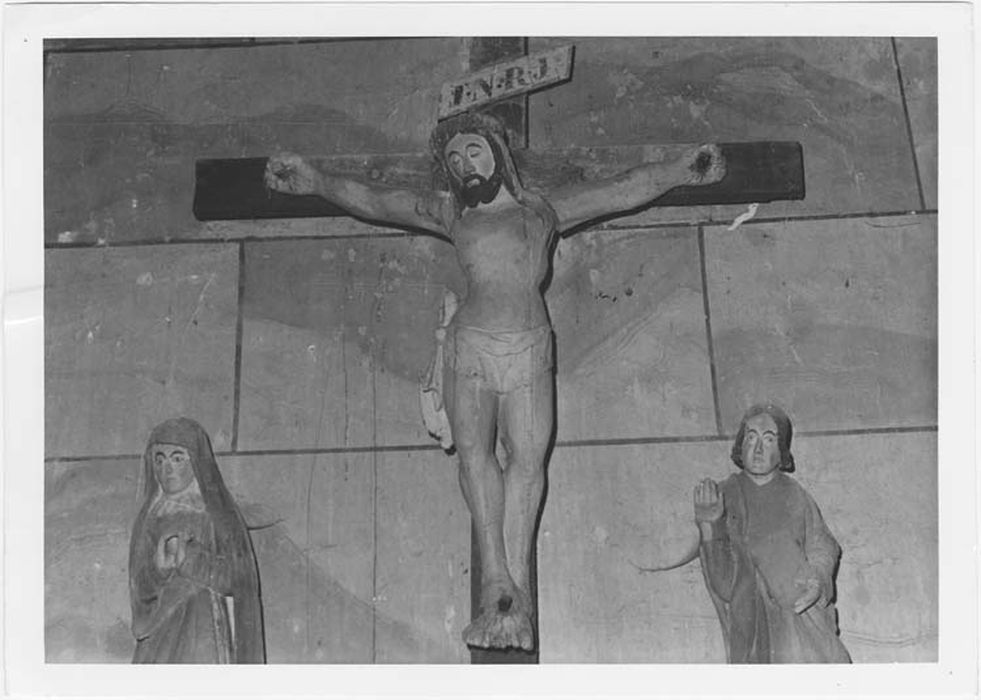 statues (poutre de gloire) : Christ en croix, Vierge et Saint Jean