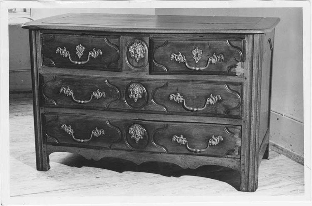 commode - © Ministère de la Culture (France), Médiathèque du patrimoine et de la photographie, Tous droits réservés