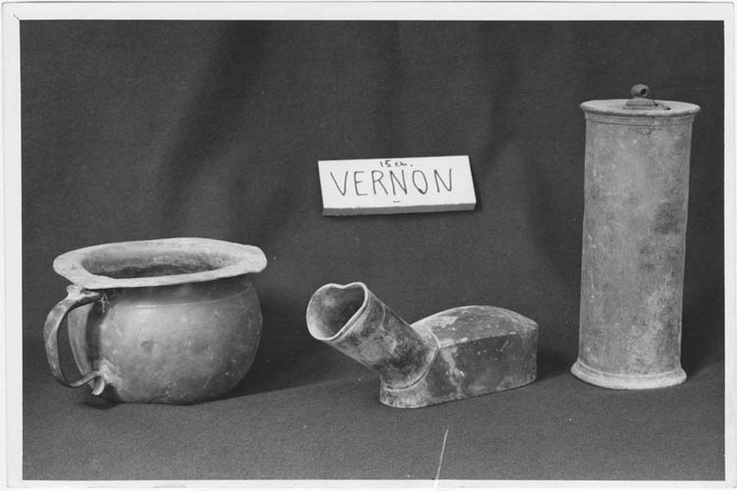 pot de chambre, bouillotte, urinal - © Ministère de la Culture (France), Médiathèque du patrimoine et de la photographie, Tous droits réservés