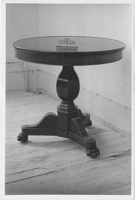 table (guéridon) - © Ministère de la Culture (France), Médiathèque du patrimoine et de la photographie, Tous droits réservés