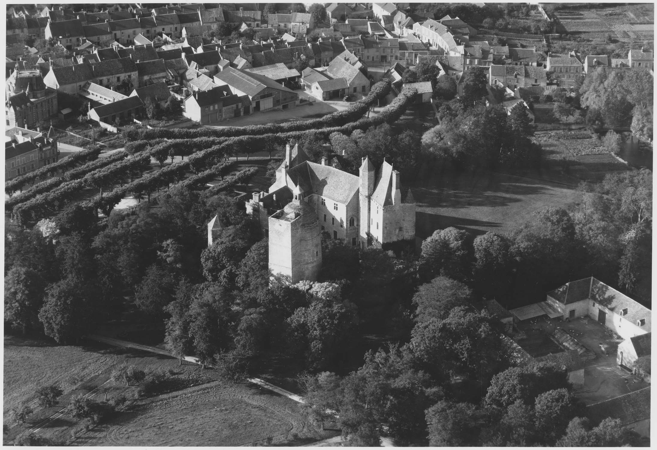 Auneau et son château