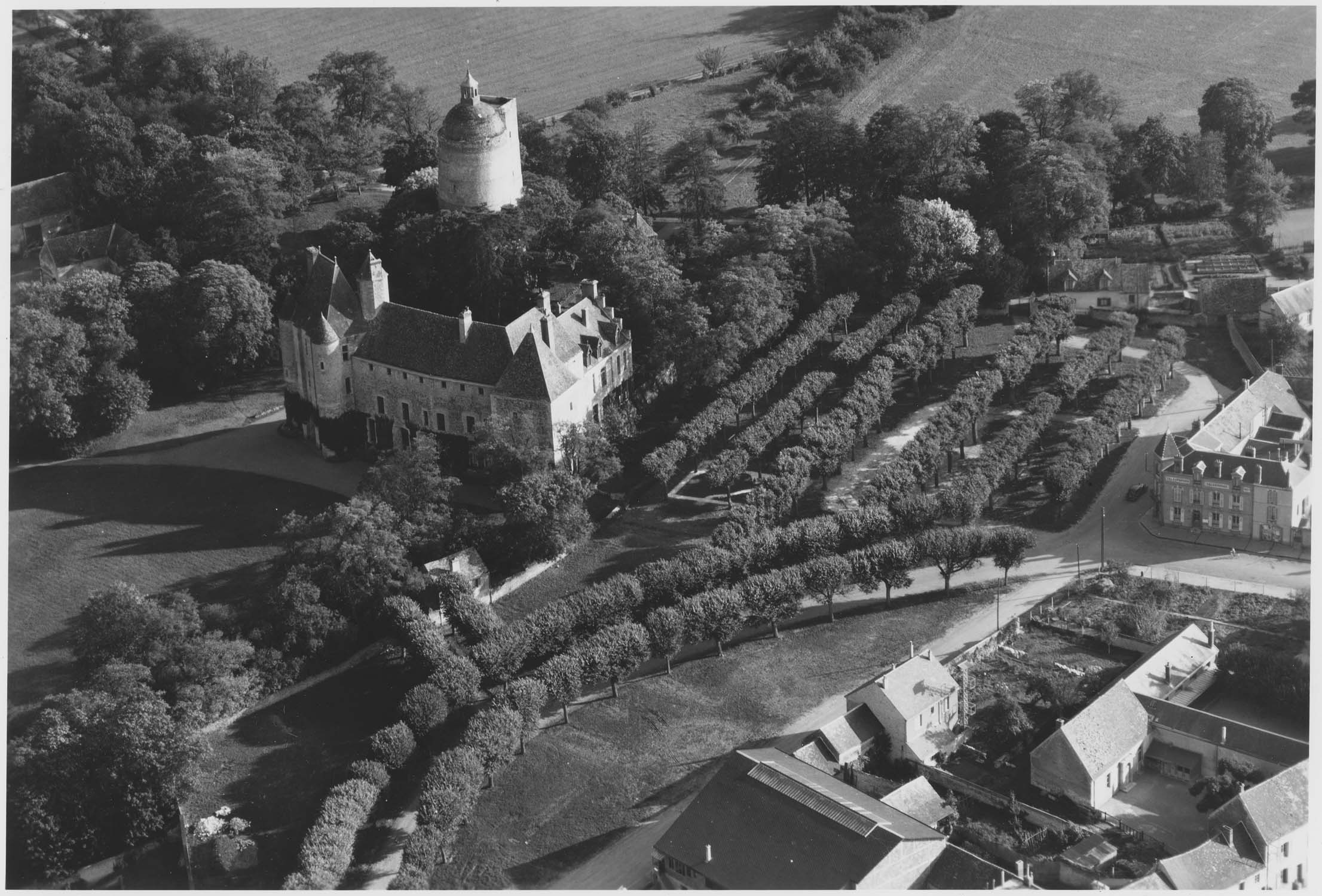 Auneau et son château