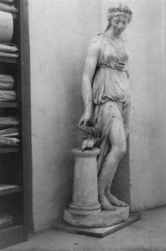 statue : l' Hymen, plâtre - © Ministère de la Culture (France), Médiathèque du patrimoine et de la photographie (objets mobiliers), tous droits réservés