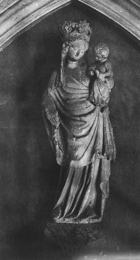 statue (statuette) : Vierge à l' Enfant, pierre (chapelle saint Piat)