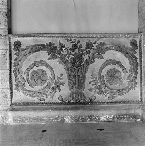 bas-relief, rinceaux de feuilles d'acanthe, pierre tendre, 1767 - 1769 - © Ministère de la Culture (France), Médiathèque du patrimoine et de la photographie (objets mobiliers), tous droits réservés