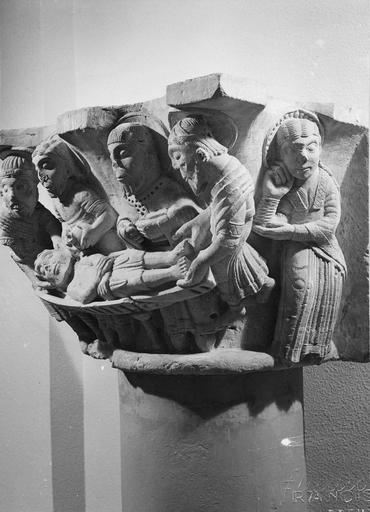 chapiteau : La Mise au tombeau, sainte Madeleine, pierre, provenant de la collégiale Saint-Etienne - © Ministère de la Culture (France), Médiathèque du patrimoine et de la photographie (objets mobiliers), tous droits réservés