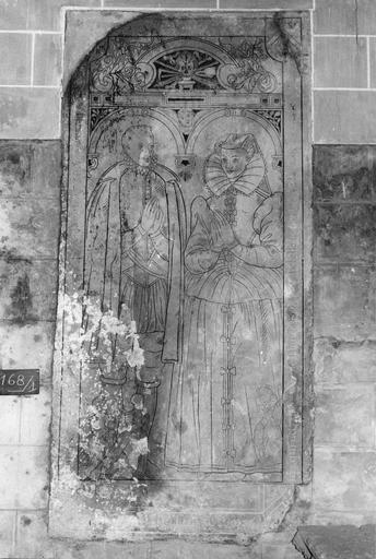 dalle funéraire de René Chevrier, sieur de Champseru (mort en 1599) et de sa femme, pierre - © Ministère de la Culture (France), Médiathèque du patrimoine et de la photographie, diffusion RMN-GP