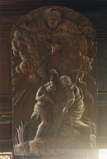 Bas-relief du retable des fonts baptismaux : le Baptême du Christ